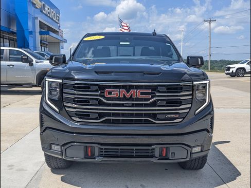 Used 2025 GMC Sierra 1500 AT4 w/ AT4 Premium Package AWD/4WD image 11