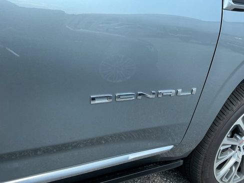 Used 2026 GMC Yukon Denali w/ Sun & Power Step Package AWD/4WD image 7