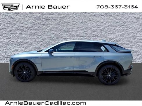 New 2026 Cadillac Lyriq Sport w/ LPO, ONYX Package AWD/4WD image 9