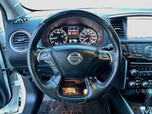 Used 2014 Nissan Pathfinder SL w/ SL Tech Package AWD/4WD image 11