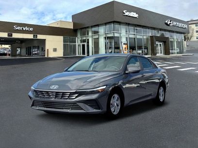 New 2026 Hyundai Elantra SE