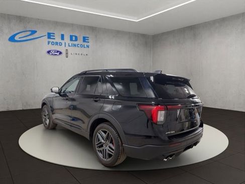 Used 2025 Ford Explorer ST AWD/4WD image 8