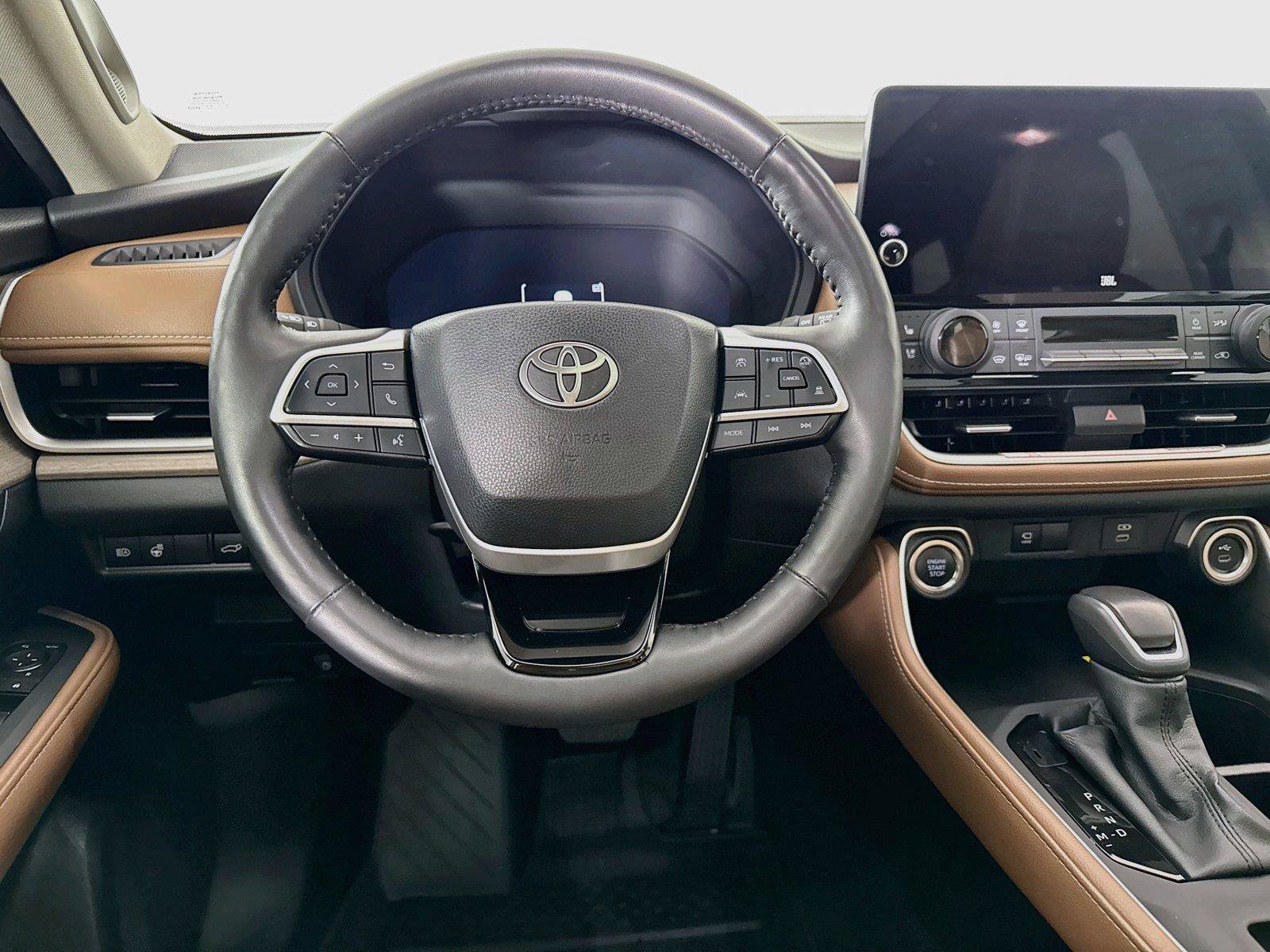 Used 2026 Toyota Grand Highlander AWD image 32