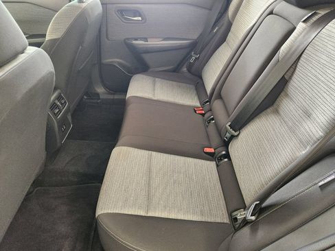Used 2023 Nissan Rogue SV FWD image 31