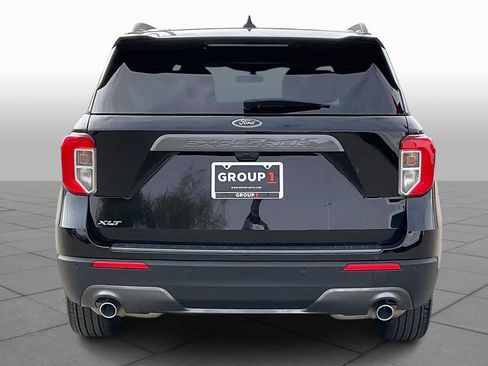 Used 2023 Ford Explorer XLT w/ Equipment Group 202A image 4
