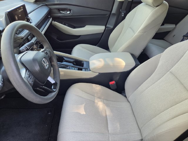 Used 2025 Honda Accord SE image 11