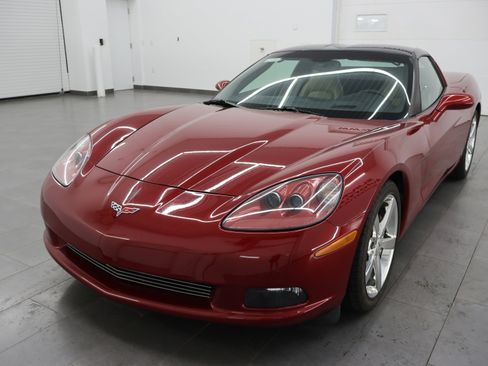 Used 2008 Chevrolet Corvette Coupe w/ Preferred Equipment Group RWD image 7