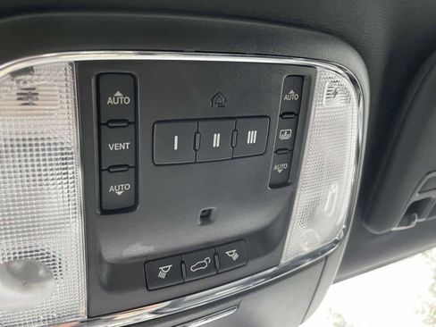 Used 2016 Jeep Grand Cherokee Limited w/ Luxury Group II image 22