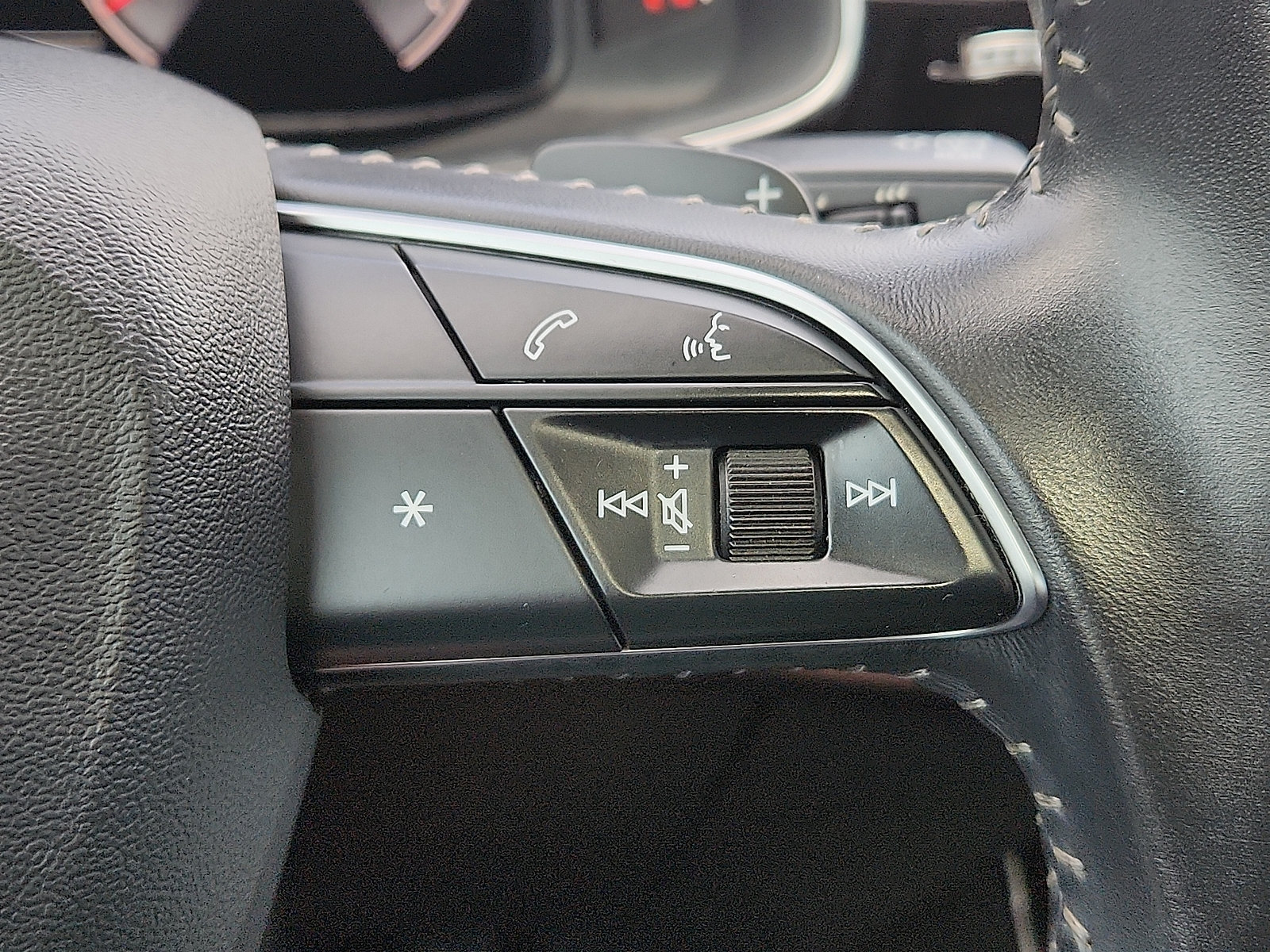 Used 2019 Audi Q8 Premium Plus w/ Premium Plus AWD/4WD image 19