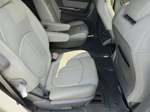 Used 2017 GMC Acadia Limited SLT AWD/4WD image 31