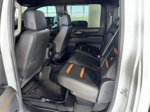 Used 2025 GMC Sierra 2500 AT4 w/ AT4 Premium Plus Package AWD/4WD image 14