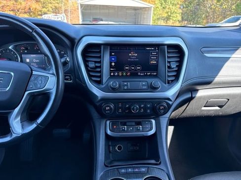 Used 2021 GMC Acadia SLT image 17