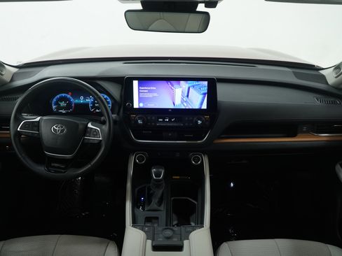 Used 2024 Toyota Grand Highlander Limited image 16