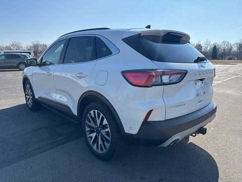 Used 2020 Ford Escape Titanium image 2