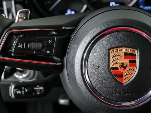 Used 2026 Porsche Macan AWD/4WD image 10
