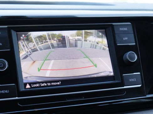Certified 2023 Volkswagen Taos S FWD image 16