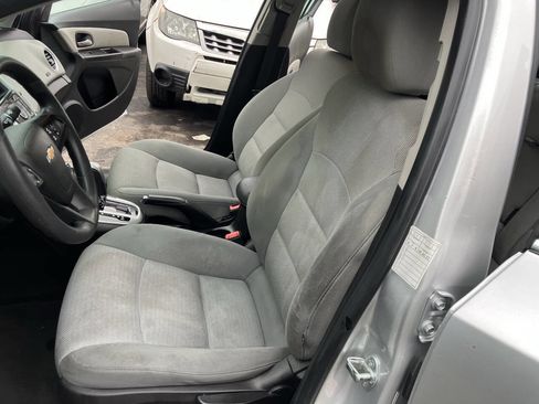 Used 2015 Chevrolet Cruze LT FWD image 25