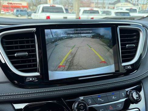 New 2026 Chrysler Pacifica Select FWD image 20