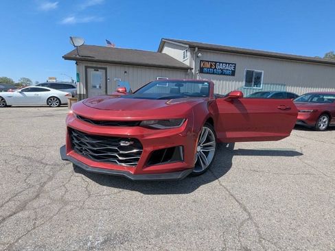 Used 2017 Chevrolet Camaro LT RWD image 14