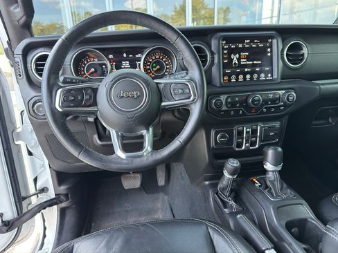 Used 2018 Jeep Wrangler Unlimited Sahara w/ Quick Order Package 24M Moab AWD/4WD image 12