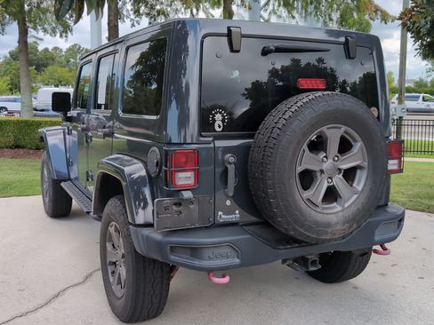 Used 2017 Jeep Wrangler Unlimited Rubicon AWD/4WD image 8