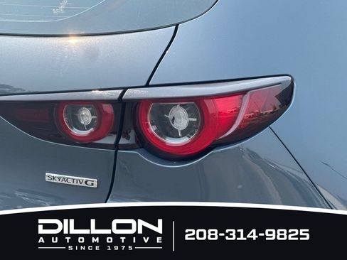 Used 2022 MAZDA MAZDA3 s FWD image 25