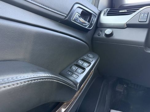 Used 2020 Chevrolet Tahoe 2WD w/ Remote Keyless Entry Package image 30