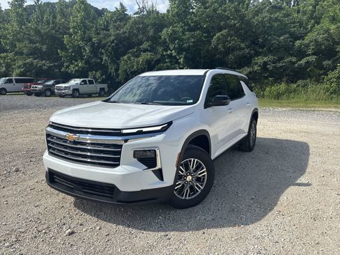 New 2026 Chevrolet Traverse LT FWD image 12
