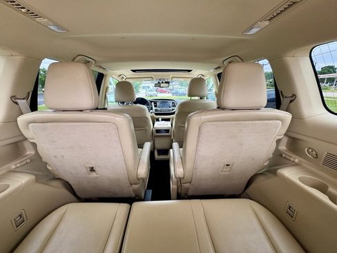 Used 2015 Toyota Highlander Limited image 12