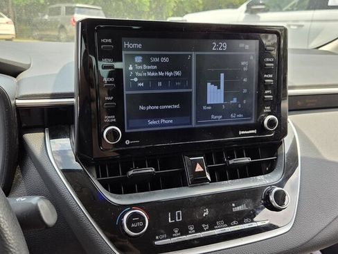 Used 2022 Toyota Corolla LE FWD image 17