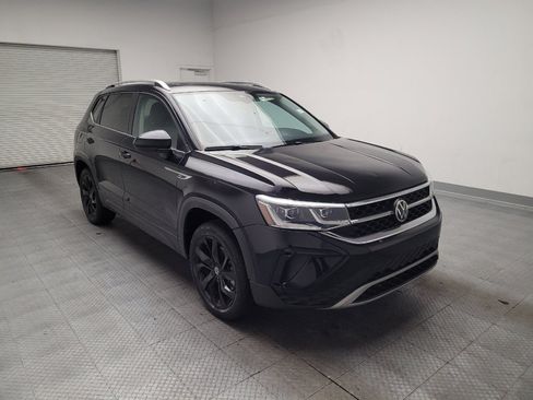 Used 2022 Volkswagen Taos SEL w/ Panoramic Sunroof Package FWD image 13
