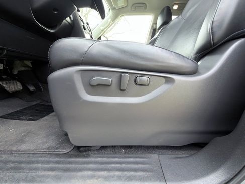 Used 2021 Nissan Armada SL w/ Captain's Chairs Package AWD/4WD image 23