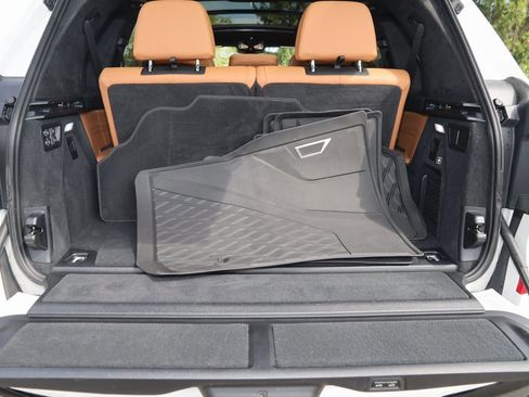 Used 2023 BMW X7 xDrive40i w/ M Sport Package image 78