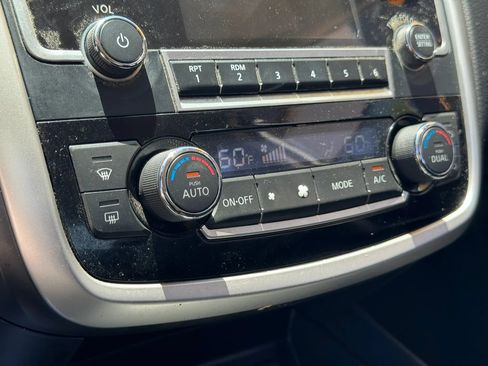 Used 2018 Nissan Altima 2.5 SV FWD image 21