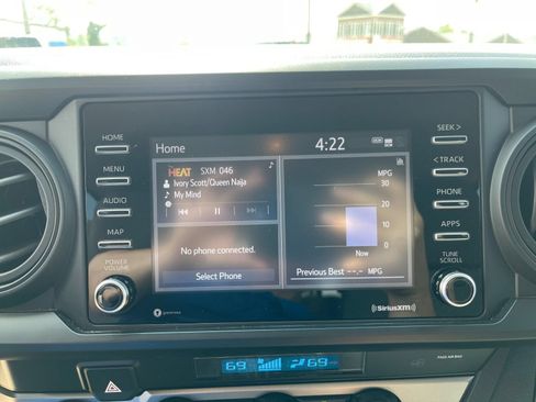Used 2022 Toyota Tacoma SR AWD/4WD image 18