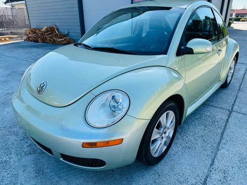 Used 2008 Volkswagen Beetle S image 1