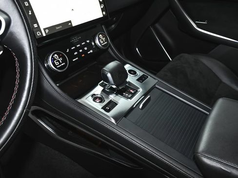 Used 2022 Jaguar F-PACE SVR AWD/4WD image 44