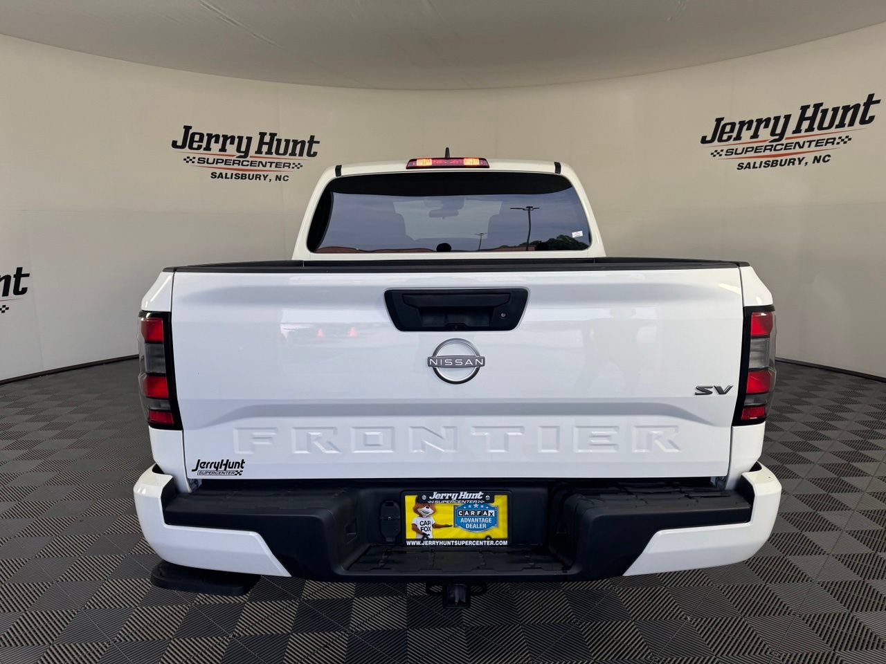 Used 2024 Nissan Frontier SV w/ Tow Package RWD image 7