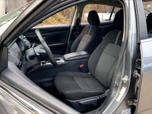 Used 2024 Nissan Sentra SV w/ All-Weather Package image 7