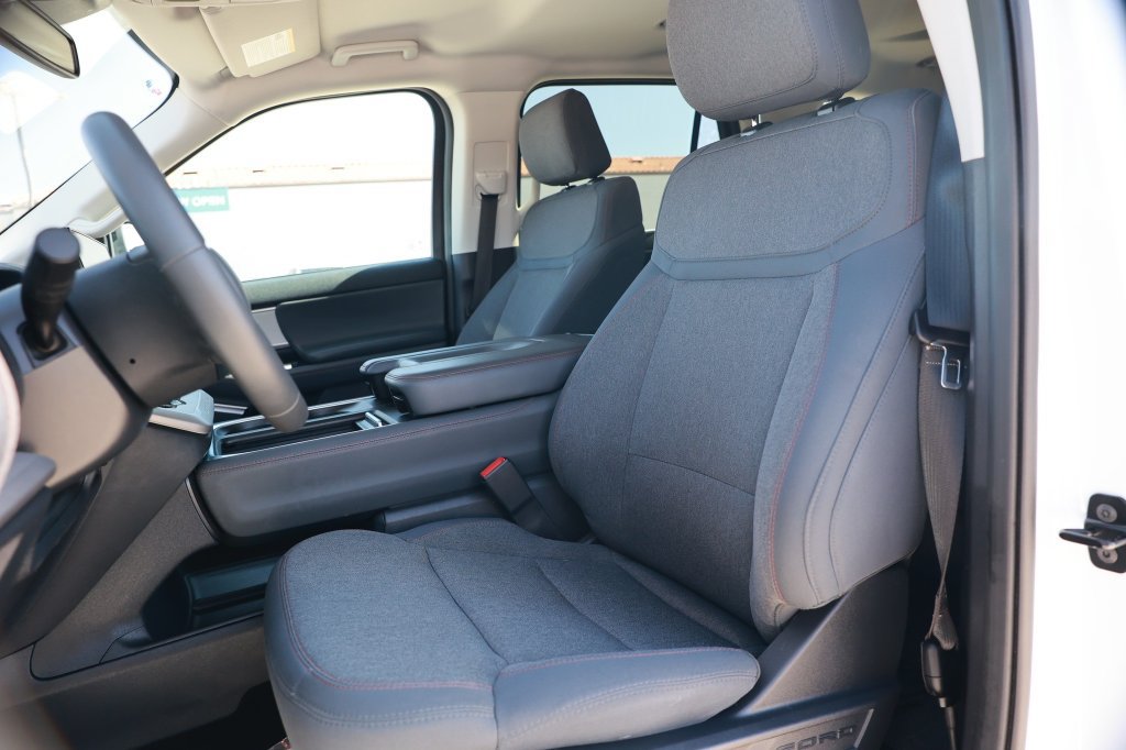 Used 2025 Ford Expedition Active RWD image 22