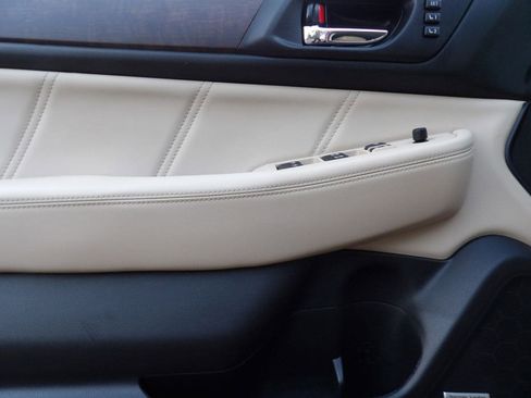 Used 2019 Subaru Outback 2.5i Limited w/ Popular Package #2 image 8