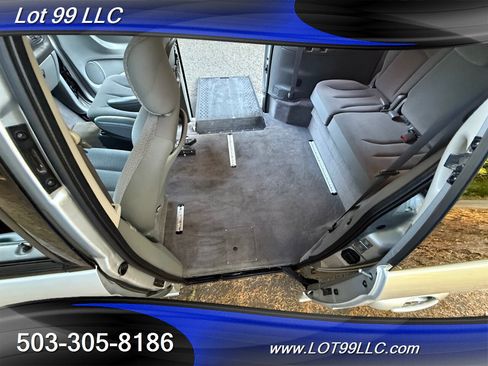 Used 2007 Dodge Grand Caravan SXT image 4