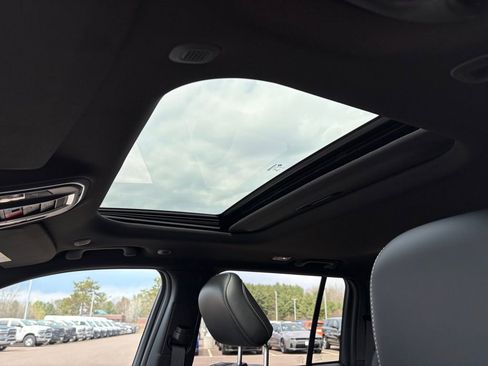 New 2026 Jeep Grand Cherokee Altitude AWD/4WD image 15