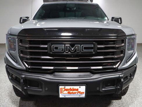 Used 2023 GMC Sierra 1500 AT4X image 4
