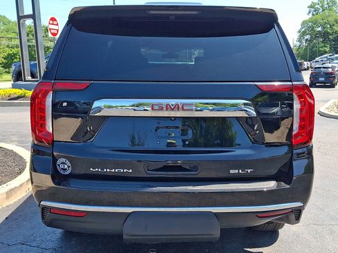 Used 2021 GMC Yukon XL SLT w/ SLT Premium Package AWD/4WD image 5