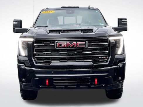 Used 2025 GMC Sierra 3500 AT4 w/ AT4 Premium Plus Package image 3