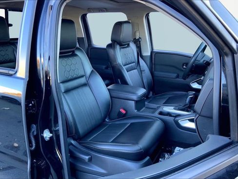 Used 2024 Nissan Frontier SL w/ Technology Package image 20