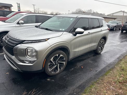 Used 2022 Mitsubishi Outlander SE image 7