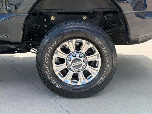 Used 2019 Ford F250 XLT w/ XLT Premium Package image 15