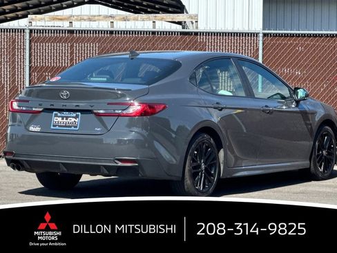 Used 2025 Toyota Camry SE FWD image 4